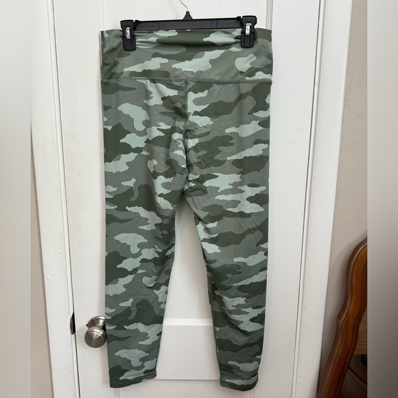 Aerie Move Green Camo Leggings Size XL - Picture 3 of 5